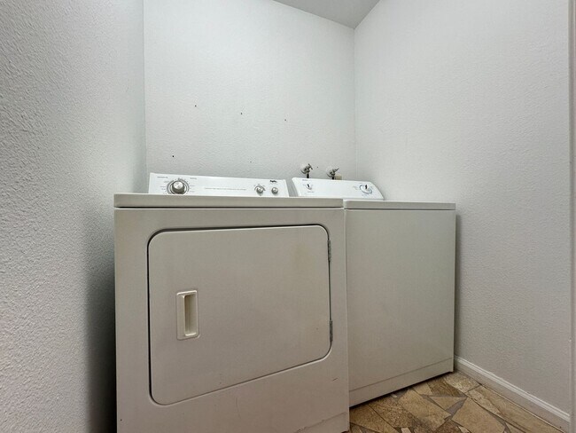 Building Photo - CASA MESA CONDO