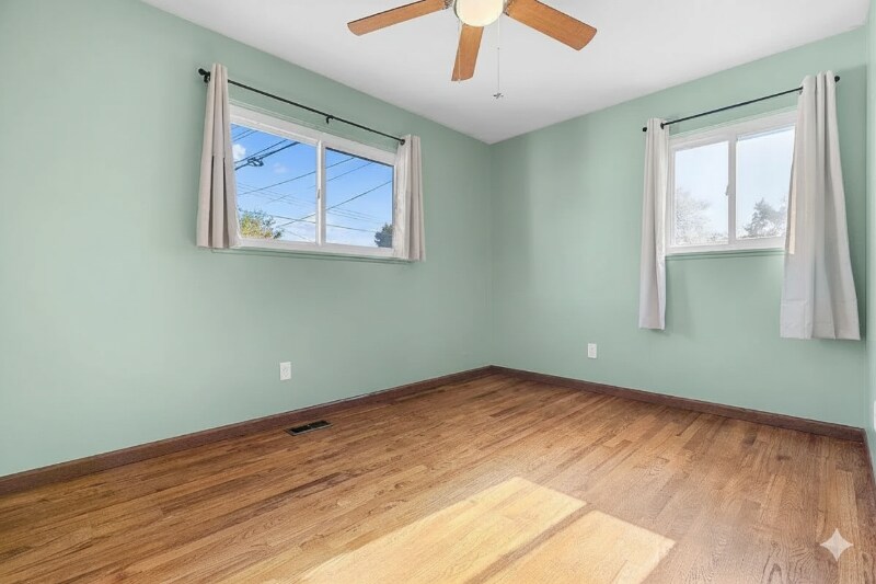 Building Photo - 4709 Stillwell Ave