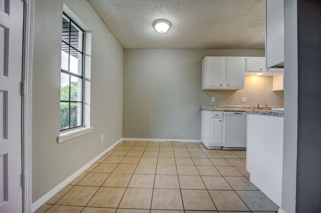 Interior Photo - The Dogwood