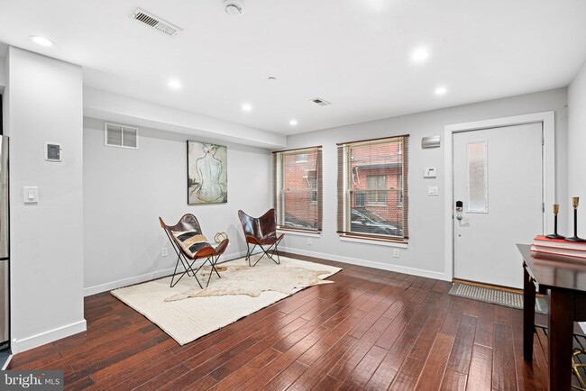 Building Photo - 444 Poplar St