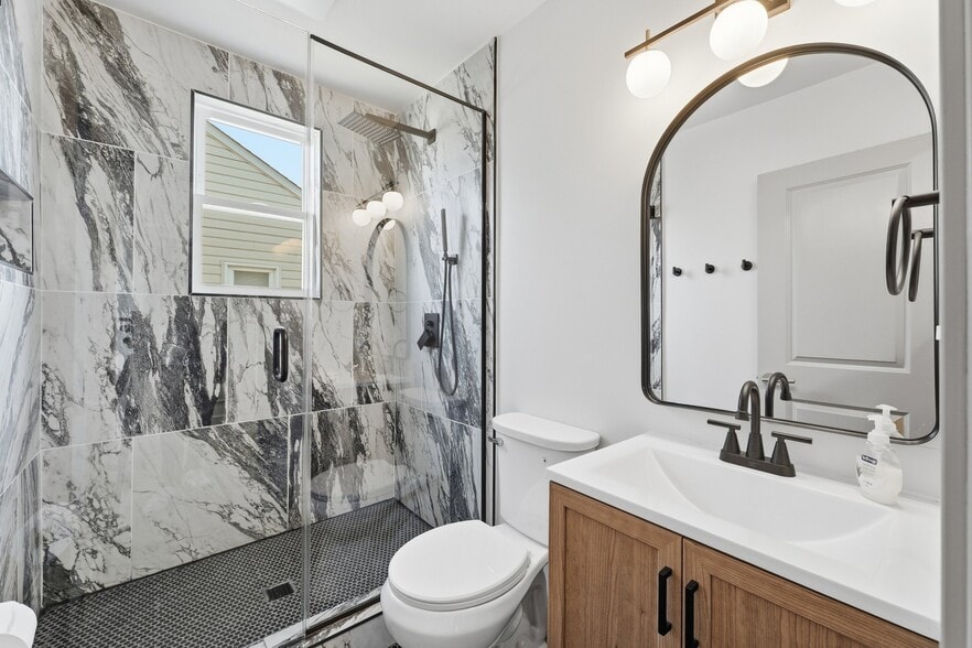 Building Photo - 3615 Kenmar Rd