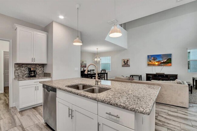 Building Photo - 4769 Kings Castle Cir