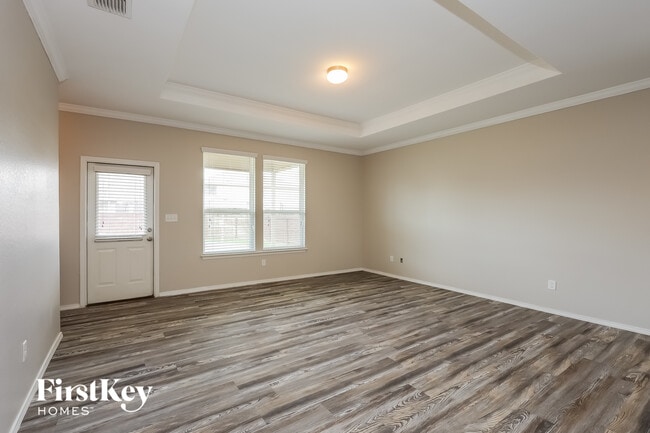 Building Photo - 7111 Marina Del Rey