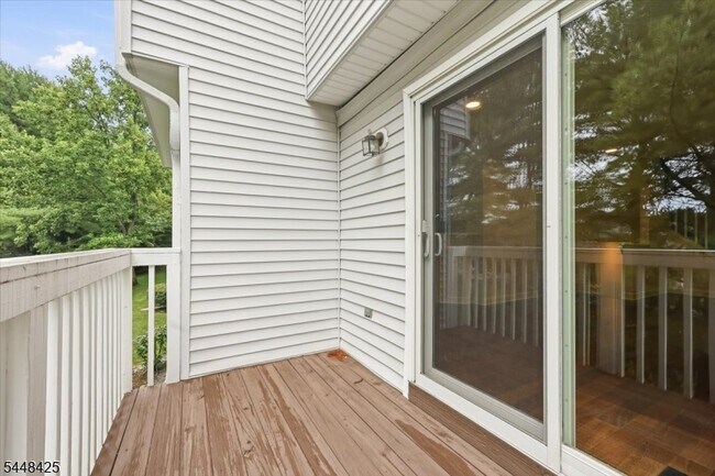 Building Photo - 604 Knollwood Ct