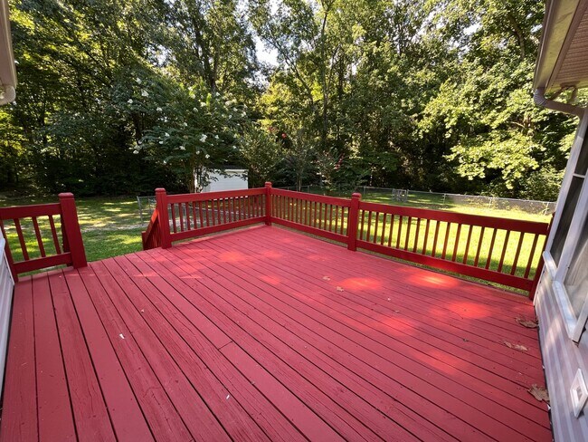 Building Photo - Charming 3-Bedroom Ranch