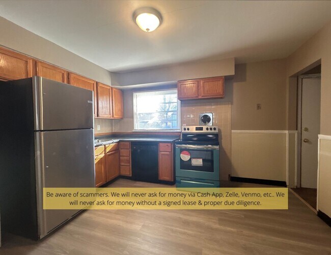 Building Photo - 1412 Broadlawns Ln