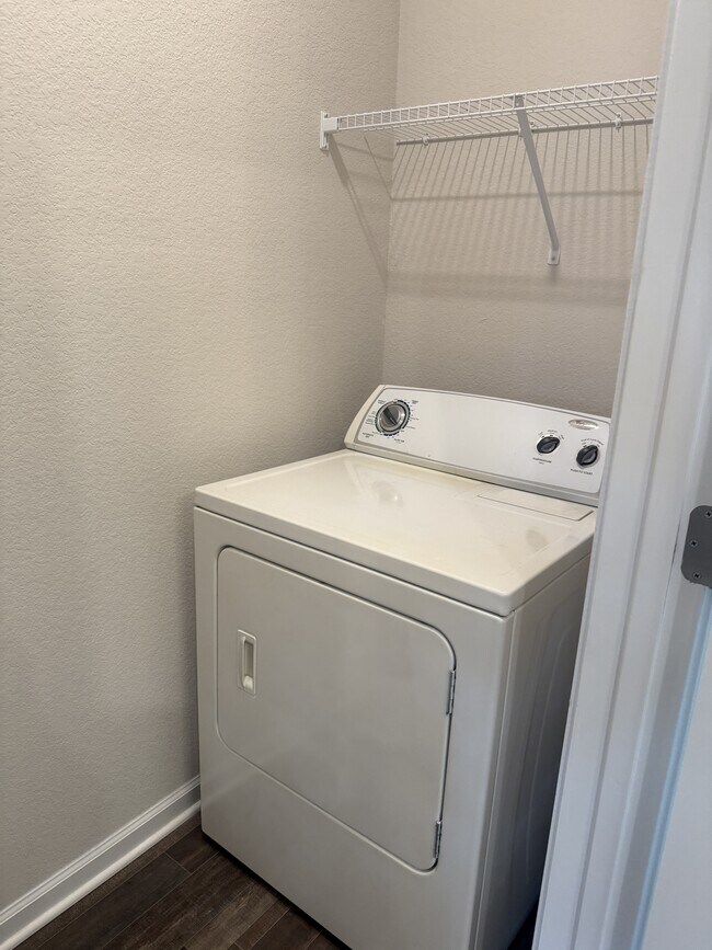 Building Photo - 231 Chandler Ct