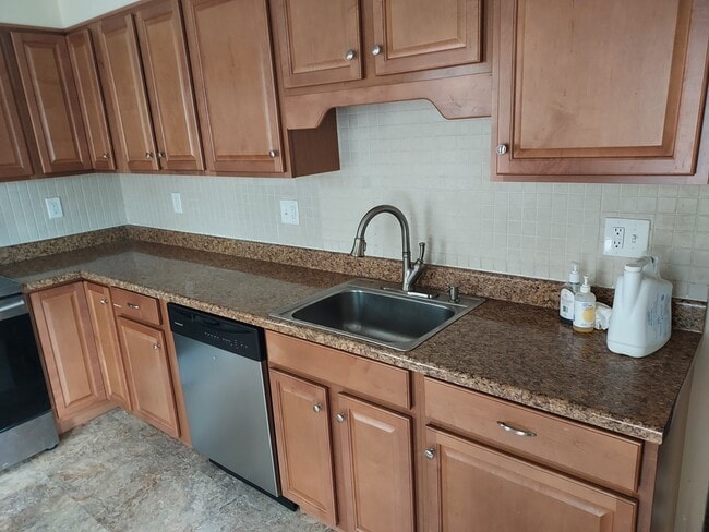 Kitchen - 549 Washington St