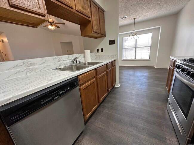 Building Photo - 1608 Waldron Cove