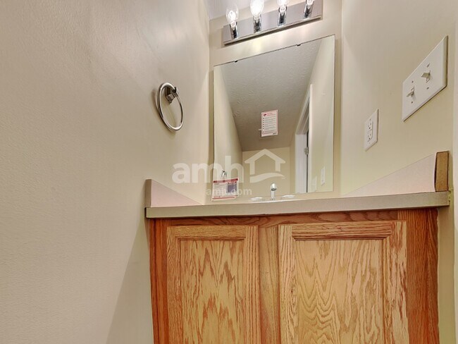 Building Photo - 551 Grabill Dr