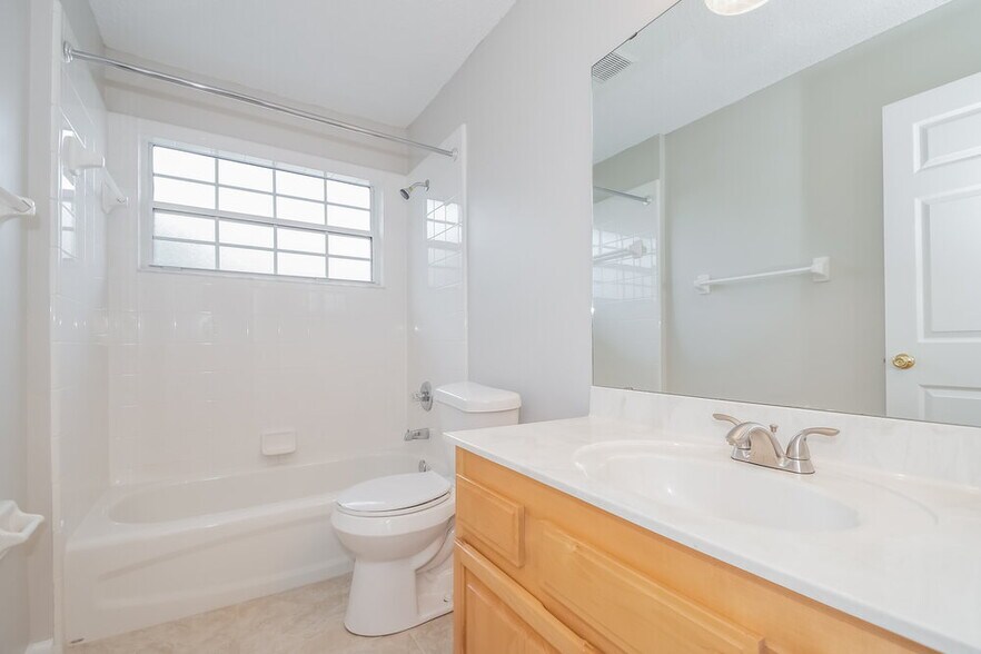 Building Photo - 3744 Eagle Ridge Dr