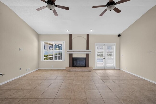 Building Photo - 1850 Sandy Knoll Cir N