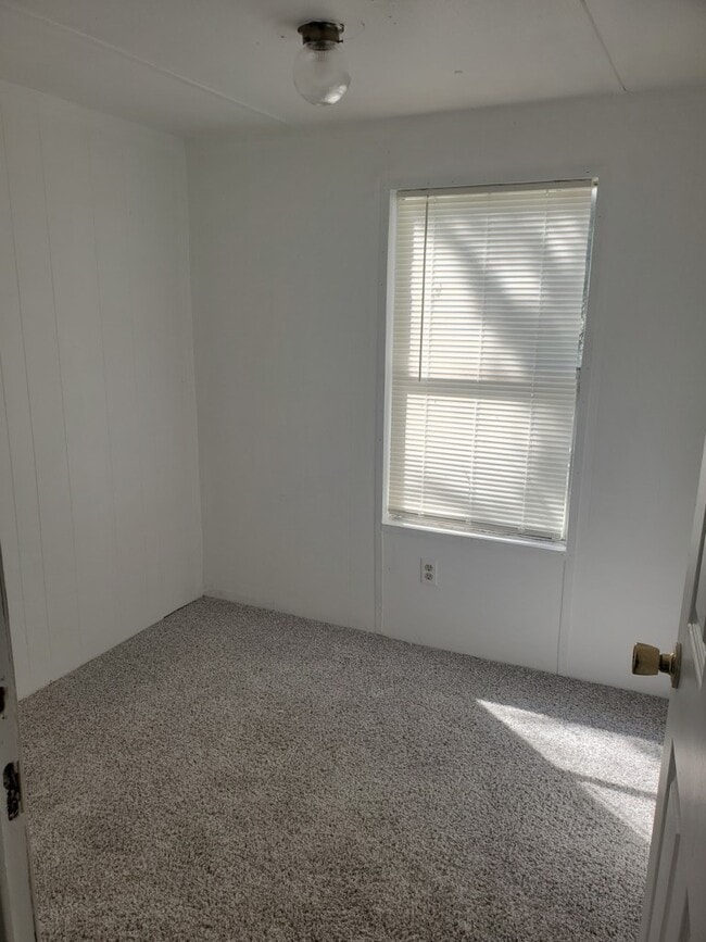 Primary Photo - 107 Sante Cir