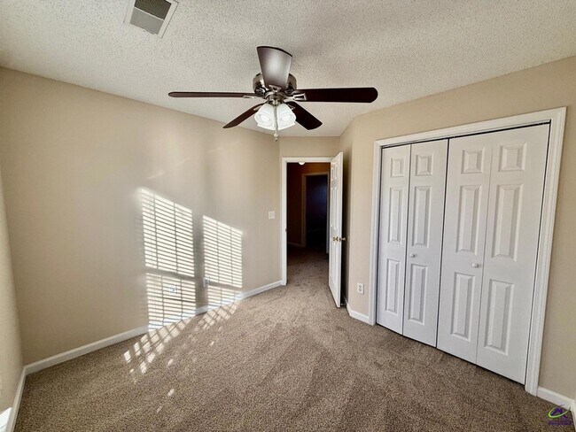 Building Photo - 105 Selena Ct