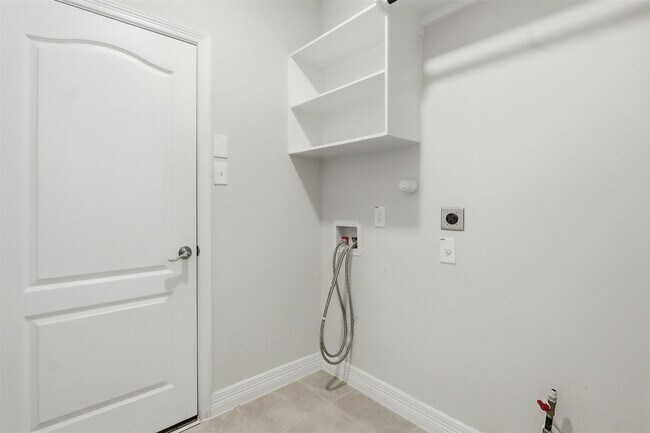 Building Photo - 40704 Guillemont Ln