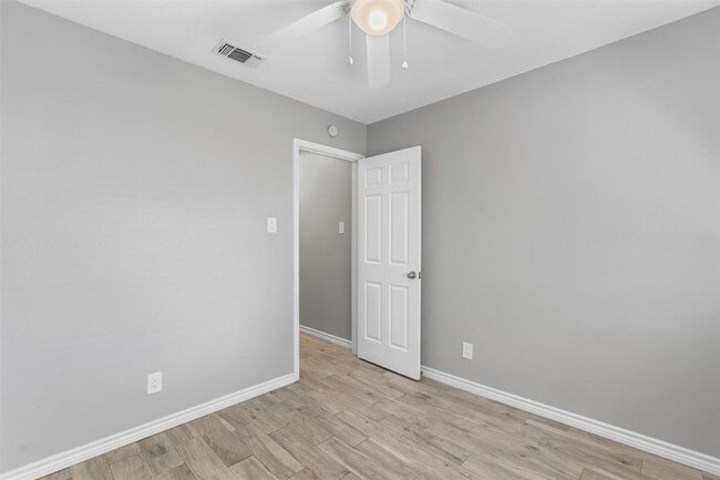 Building Photo - 2302 Windrift Way