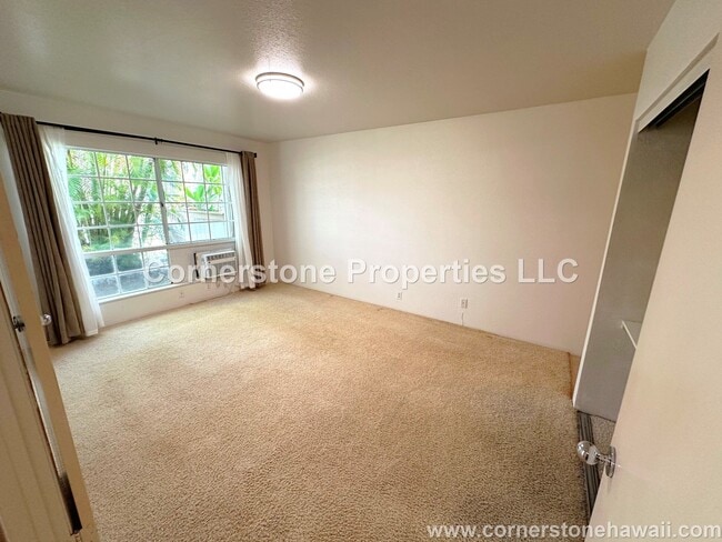 Building Photo - 468 Mananai Pl