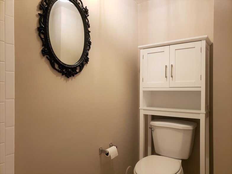 Primary Bathroom - 9959 Nob Hill Ct