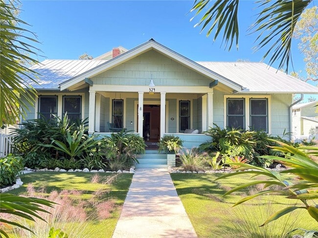 Building Photo - 324 Julia Pl