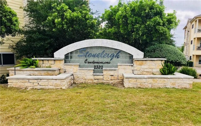 Building Photo - 2320 Gracy Farms Ln