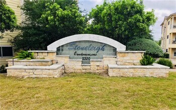 Building Photo - 2320 Gracy Farms Ln