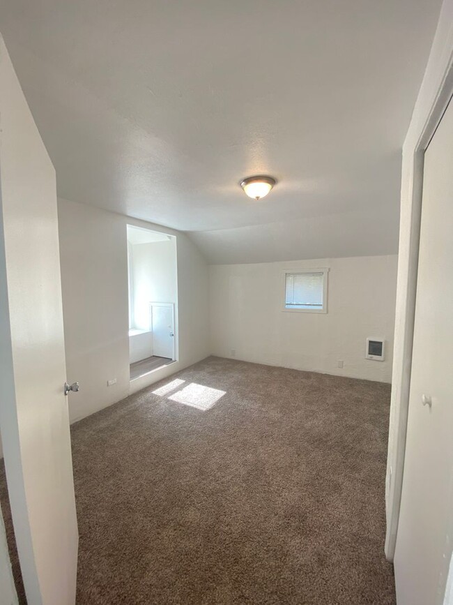 Building Photo - Completely Remodeled Five Bedroom, Three B...