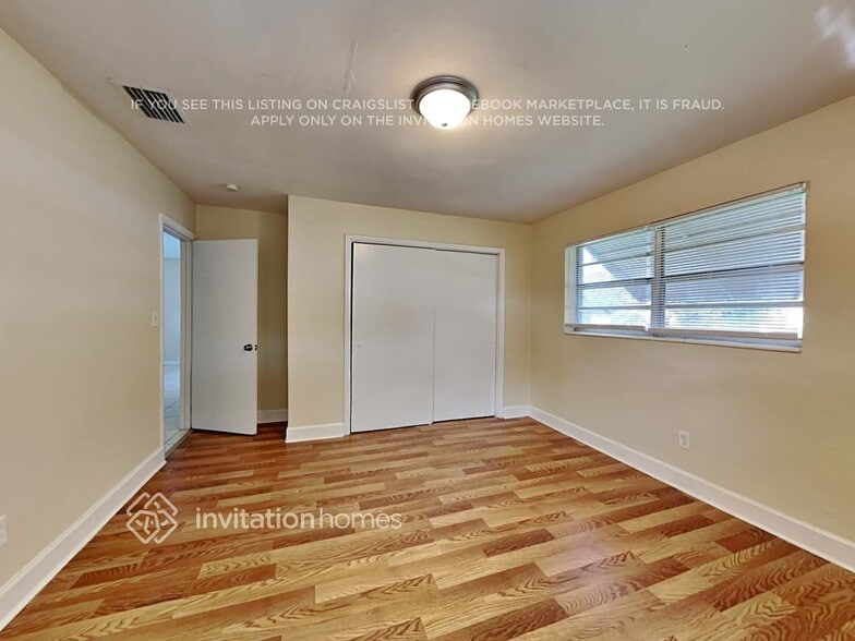 Building Photo - 6980 SW 30th St