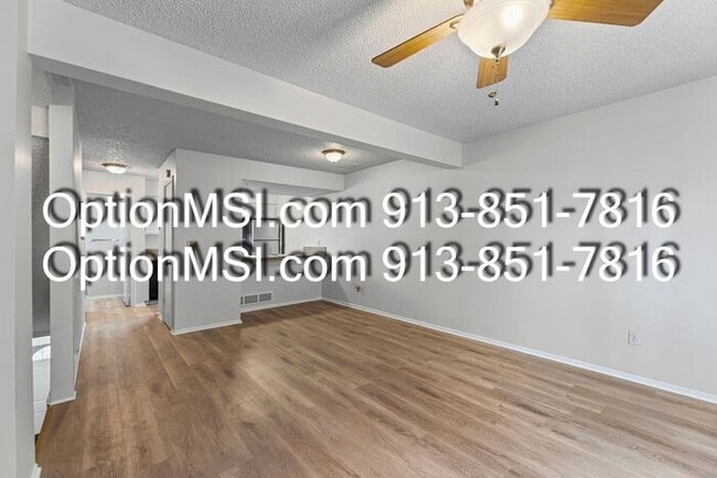 Building Photo - Minutes from KU MED~