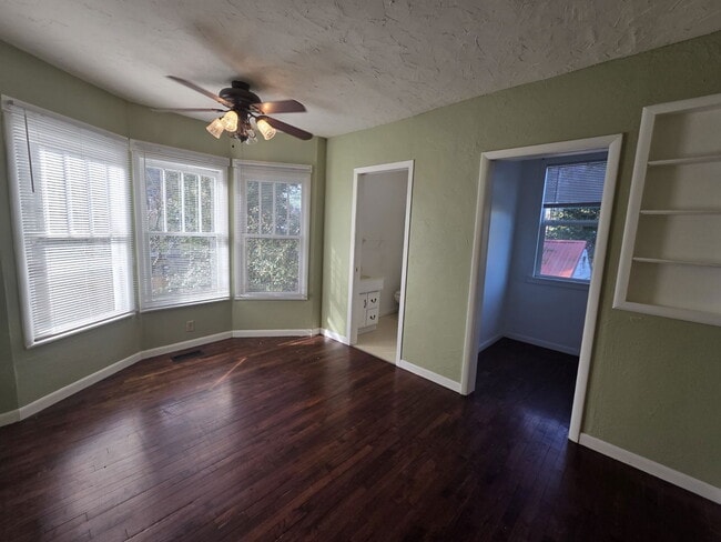 Building Photo - 1764 SE Douglas Ave