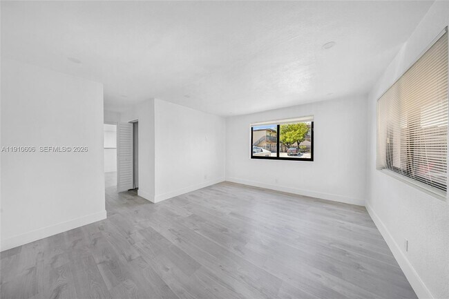 Building Photo - 920 NW 8th Ave