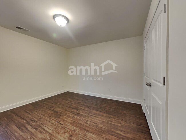 Building Photo - 1682 Weatherbrook Cir