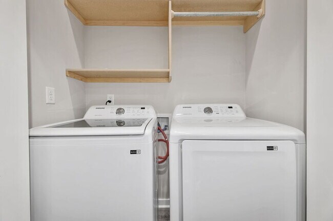 Building Photo - 13432 W Haskell Ct