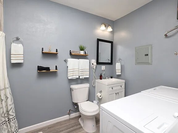 Building Photo - 1615 N Santa Rita Ave