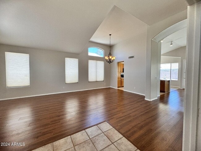 Building Photo - 1795 W Canary Way