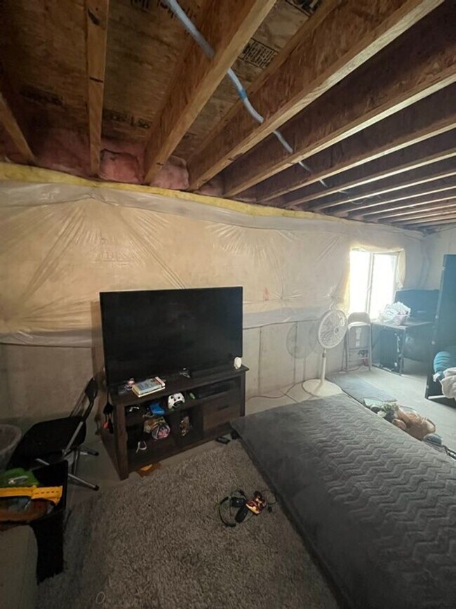 Building Photo - Saratoga Townhome