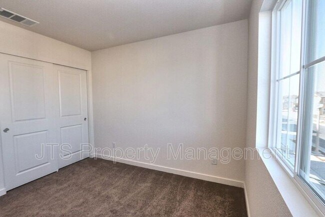 Building Photo - 716 Franklin St