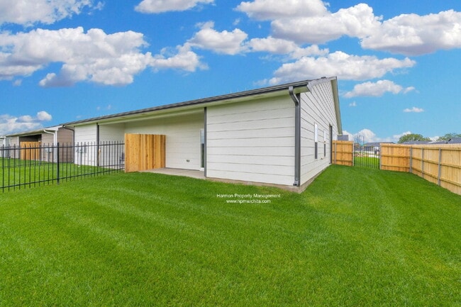 Building Photo - 2056 N Reece Ct