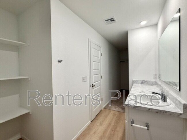 Building Photo - 29120 E 79th Ter S