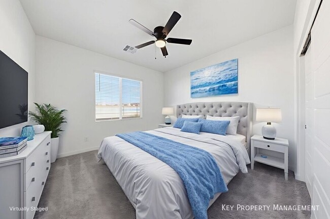 Building Photo - 1529 Layla Crossing Ave