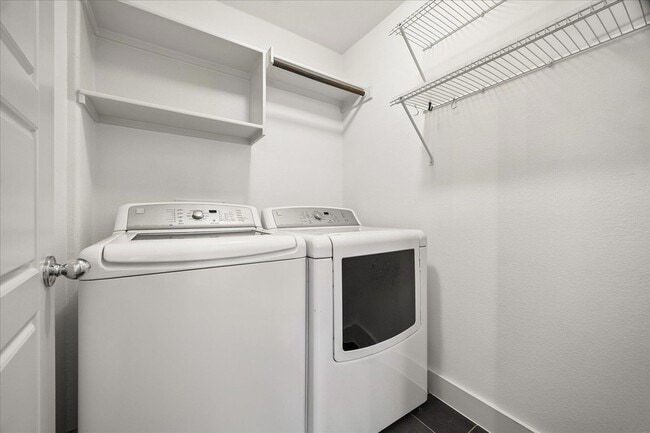 Building Photo - 7203 Bertram Ct