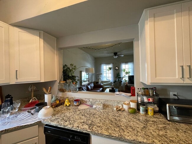 Building Photo - 183 Smith St