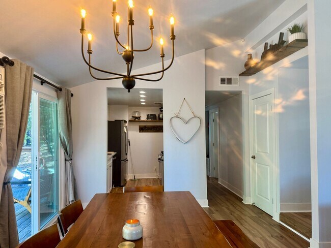 Building Photo - 4425 Sierra Springs Dr