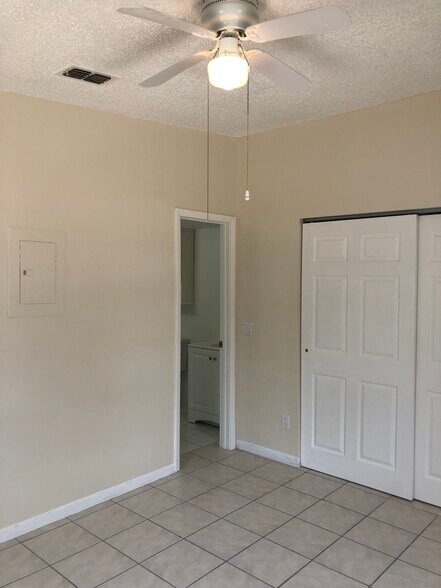 Building Photo - 9245 A Overlook Dr.