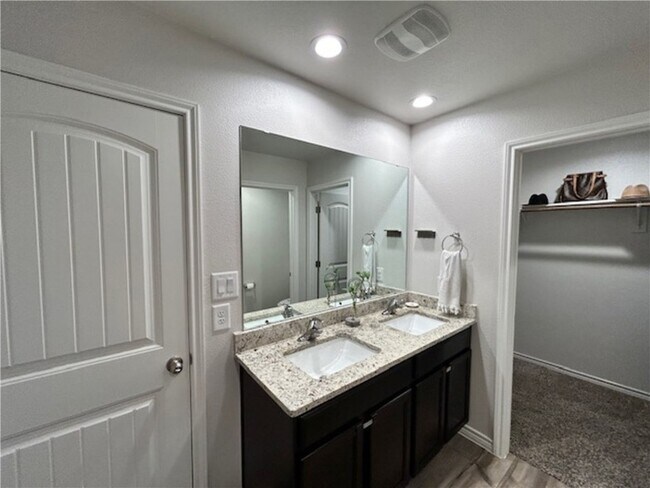 Building Photo - 7726 Lariat Toss Dr