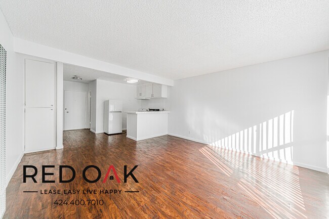 Building Photo - 21315 Roscoe Blvd