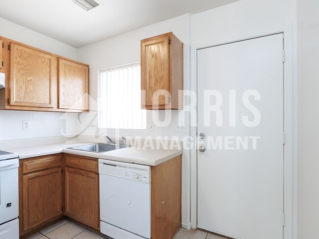 Building Photo - 10077 S Tampico Ln
