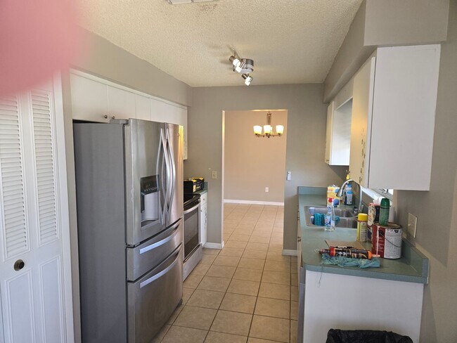 Building Photo - Your Perfect Home Awaits!