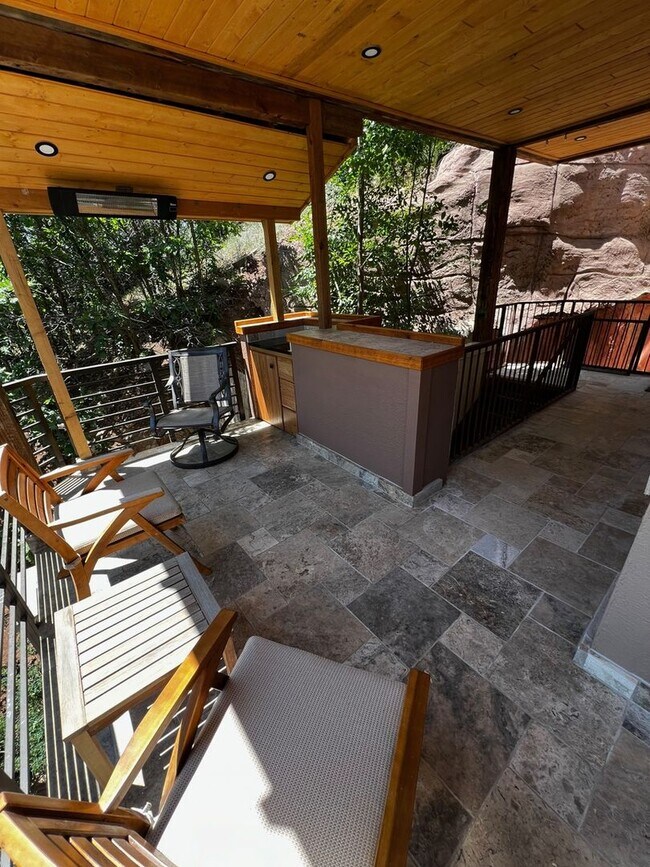 Building Photo - Spacious 3BR 3BA Townhome in Durango