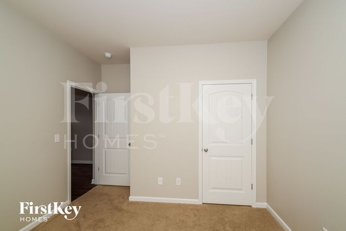Building Photo - 5029 Bella Ct