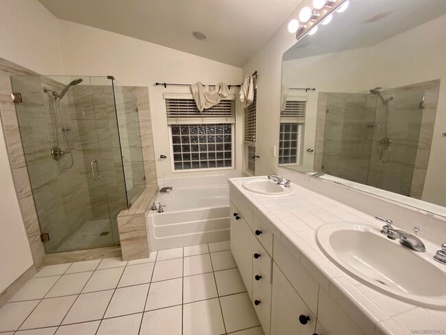 Building Photo - 13294 Larkfield Ct